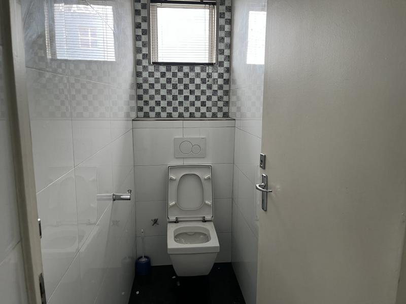 To Let commercial Property for Rent in Paarden Eiland Western Cape